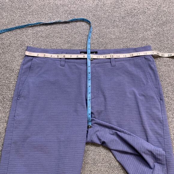 Travis Mathew Shorts Mens 36 Blue Pinstripe Stretch Lightweight Performance Golf - Picture 4 of 10
